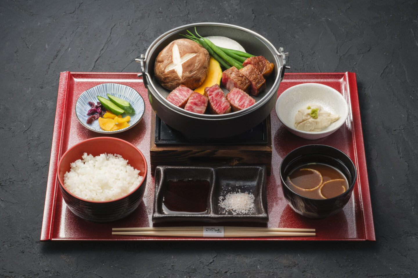 Carefully selected Kuroge Wagyu steak set meal