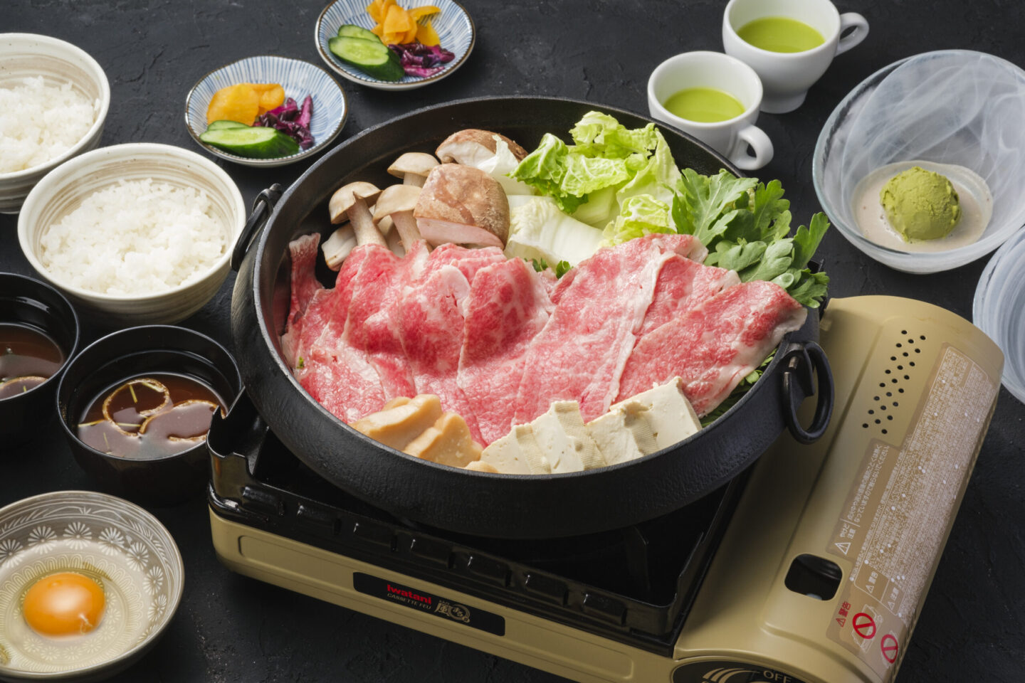 Carefully selected Kuroge Wagyu Sukiyaki Course (This course is only available at lunchtime.)