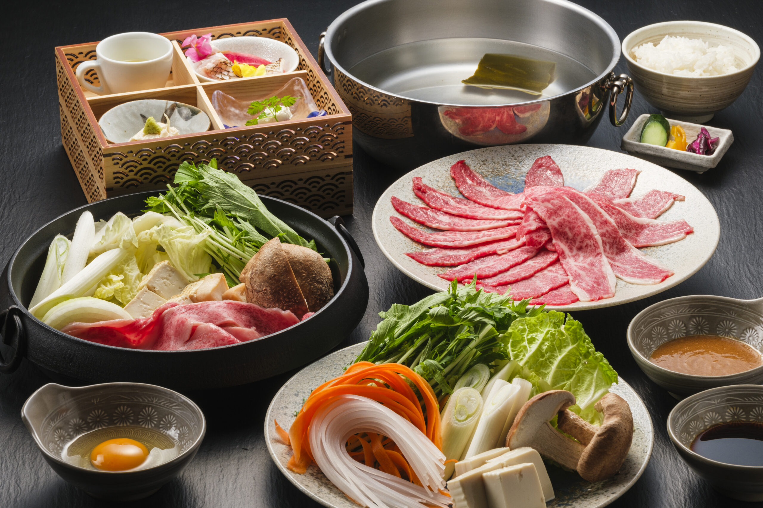 Kuroge Wagyu Sukiyaki & Shabu-shabu course (for 5 or more people)