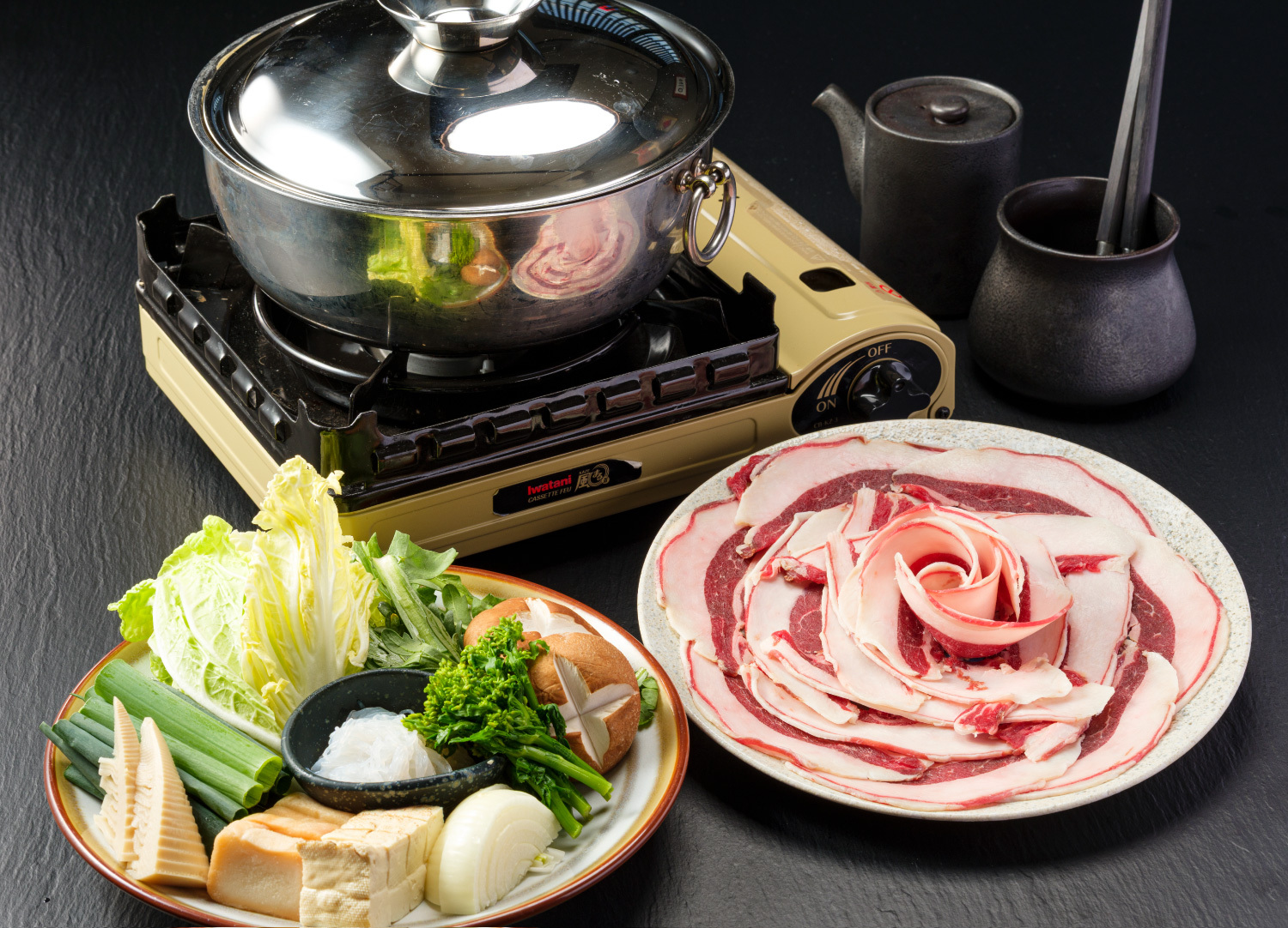 熊肉双重锅品尝套餐（山椒寿喜烧 & 涮涮锅）